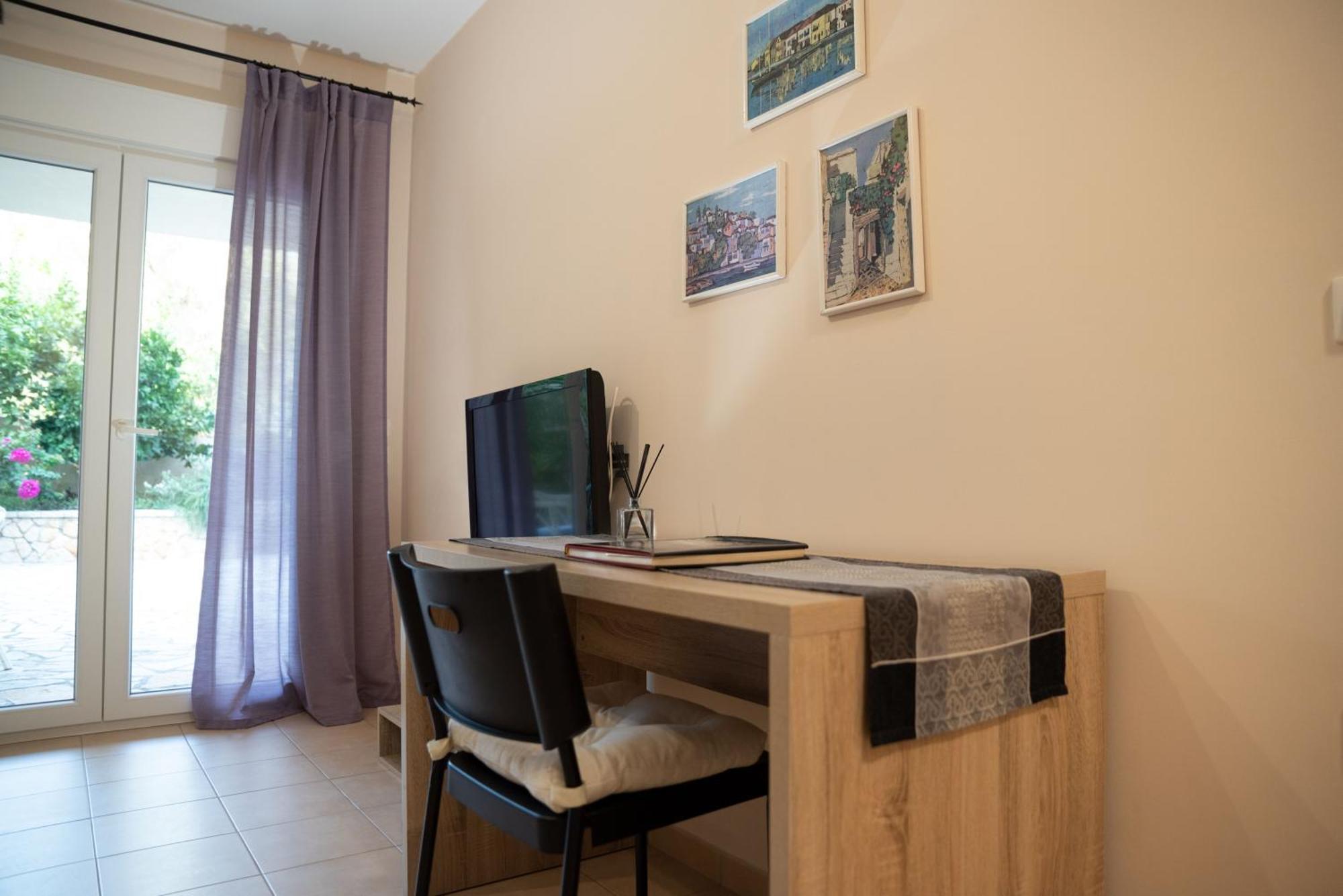 Solari Hill Maisonette Two Private Parking Alepou Exterior photo